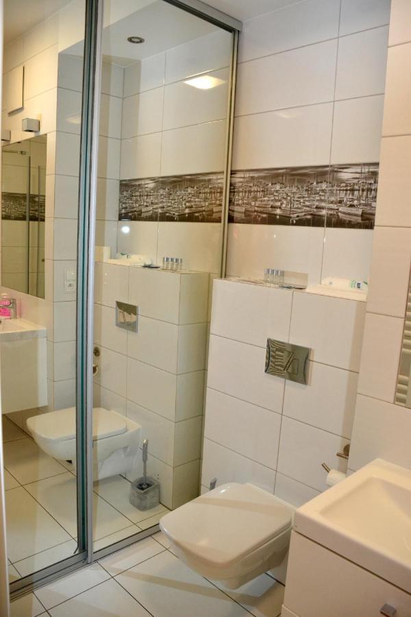 גדנסק Apartamenty Centrum Nad Motlawa Z Widokiem Na Patio Z Balkonem מראה חיצוני תמונה